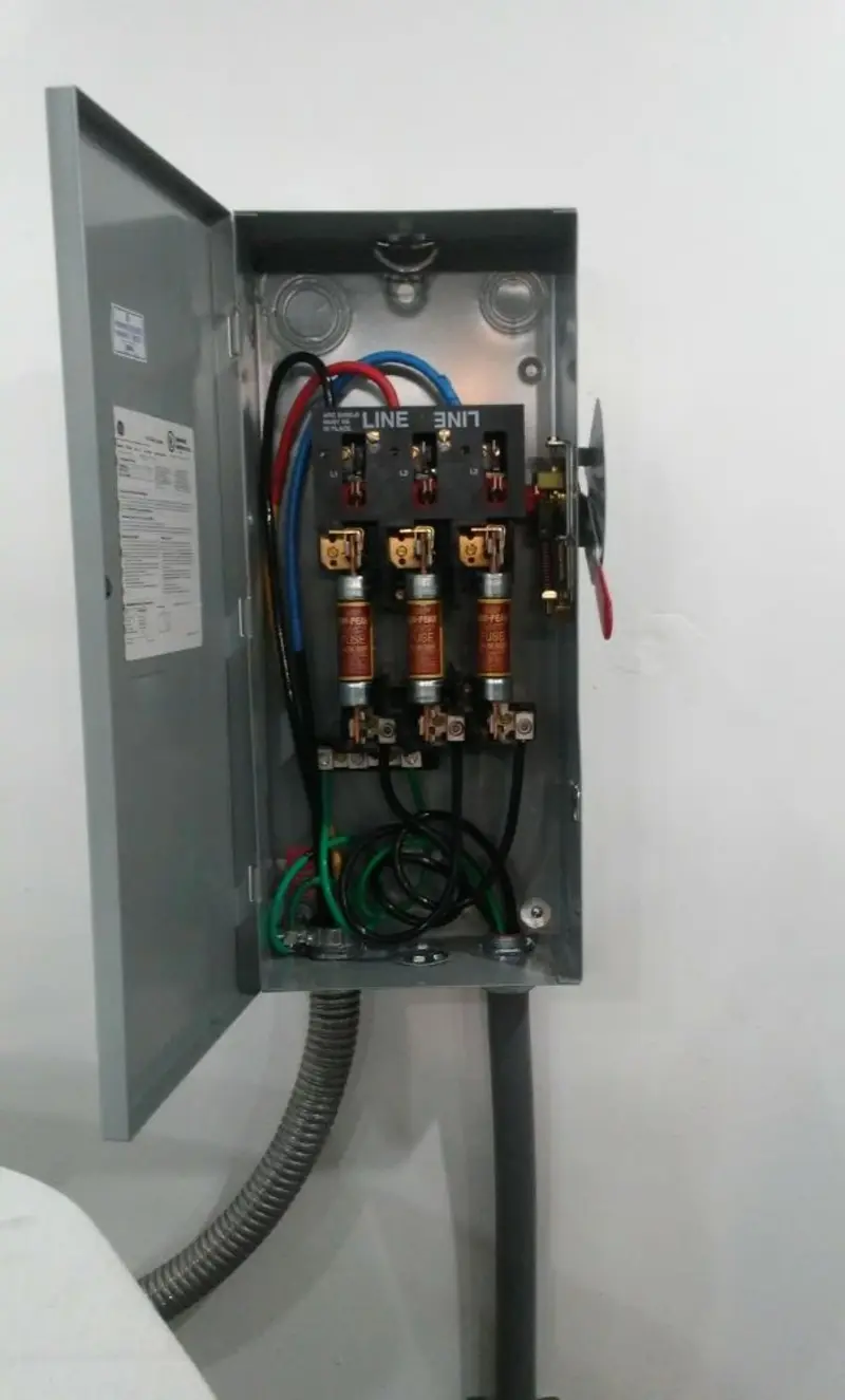Three-phase disconnect switch installed for Smoke Detector Installation in Eastover